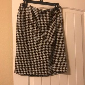 White House Black Market Houndstooth Pencil Skirt